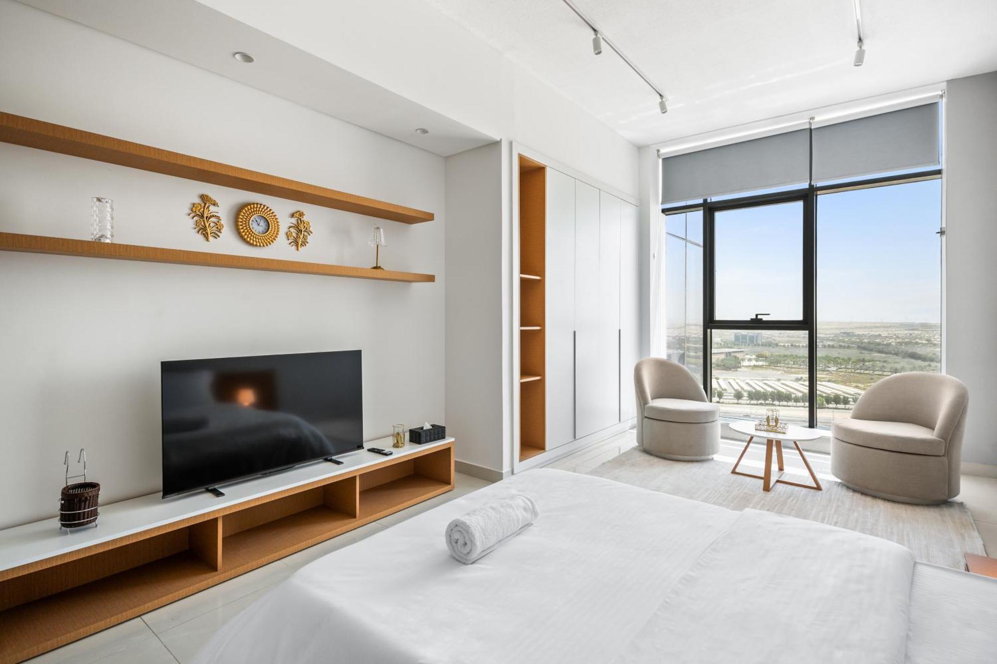Bright In Vibrant Dubailand District Apartment Dubai
