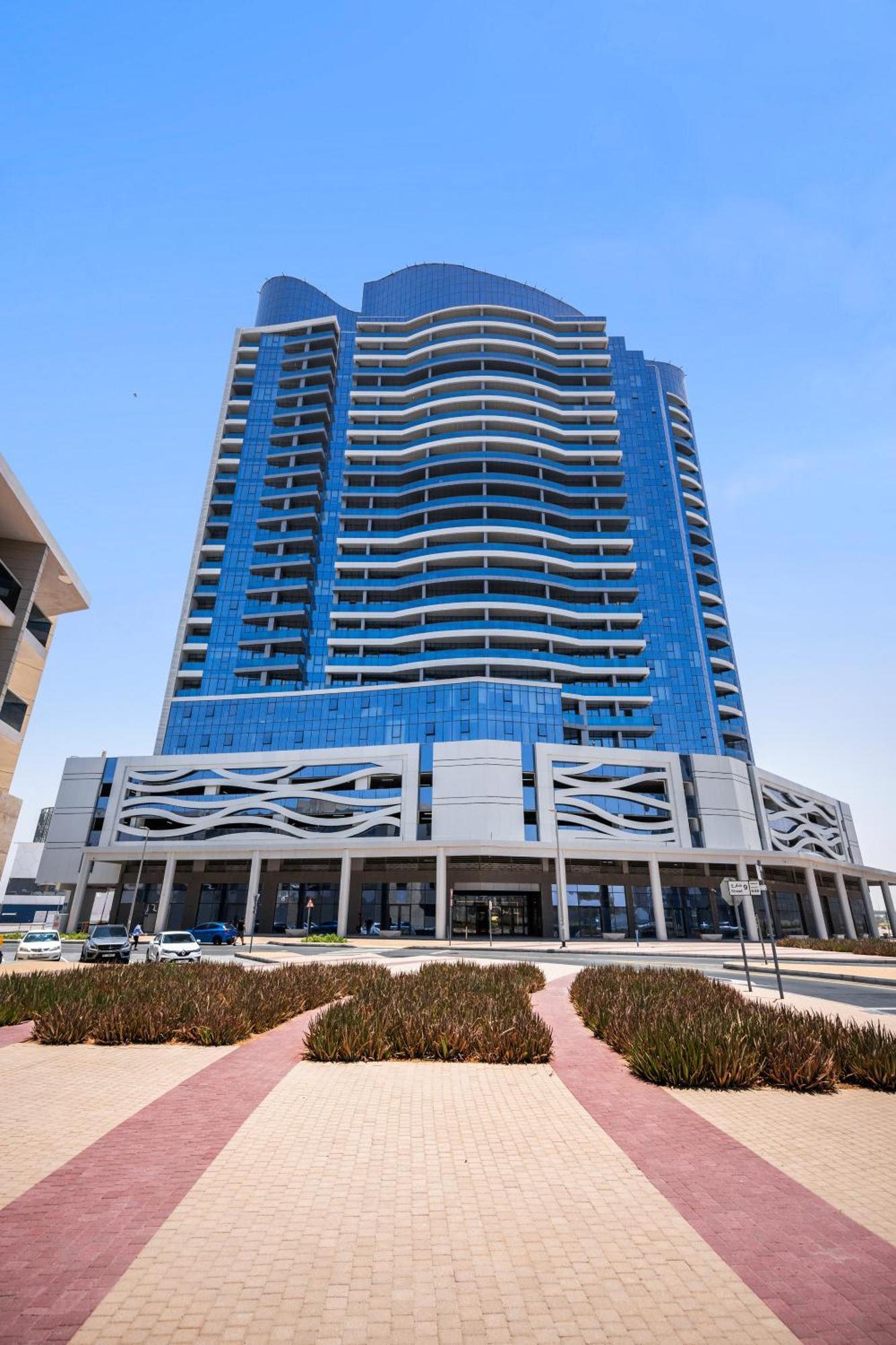 Bright In Vibrant Dubailand District Apartment *